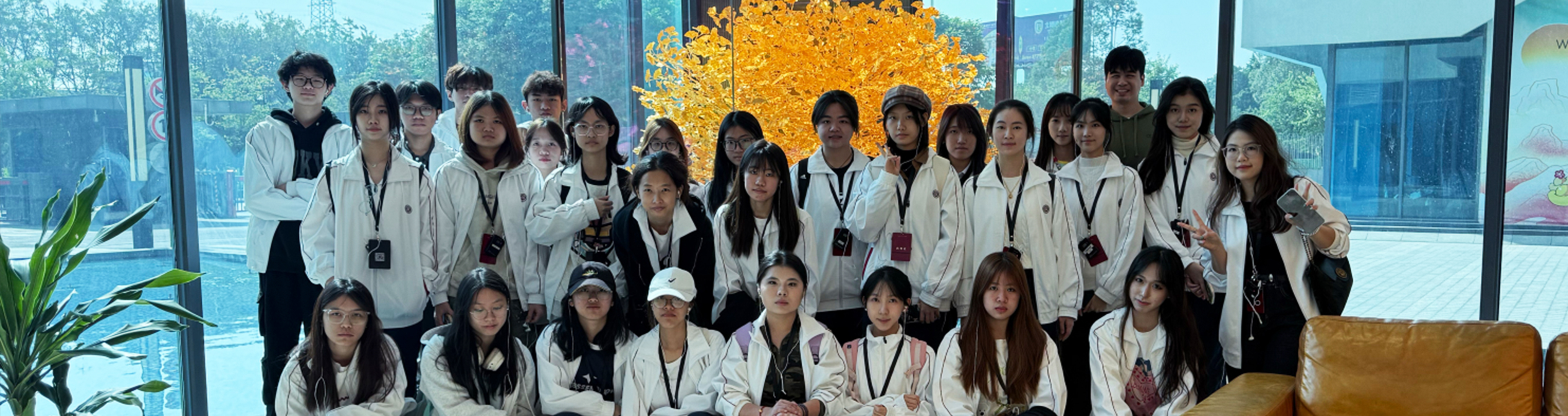 珠宝学院师生赴周大福顺德珠宝文化中心开展研学活动 珠宝学院师生赴周大福顺德珠宝文化中心开展研学活动